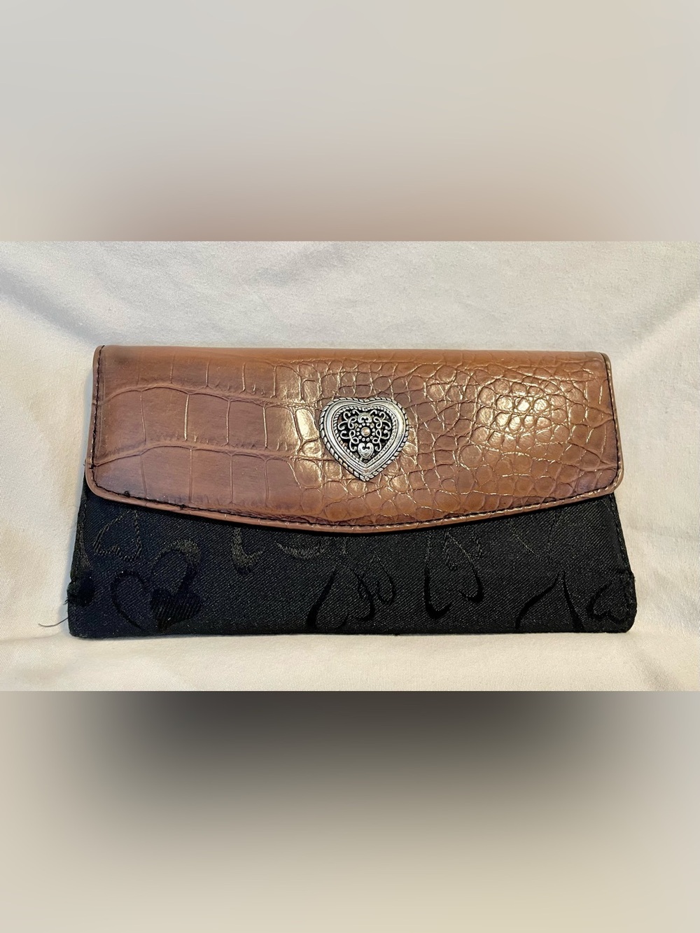 Unbranded Women's/Credit Card Holder/Clutch Wallet/Purse - with Heart Accent